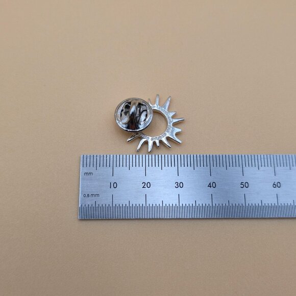 Sterling Silver Radiant Sun Pin A4668 - Picture 5 of 6